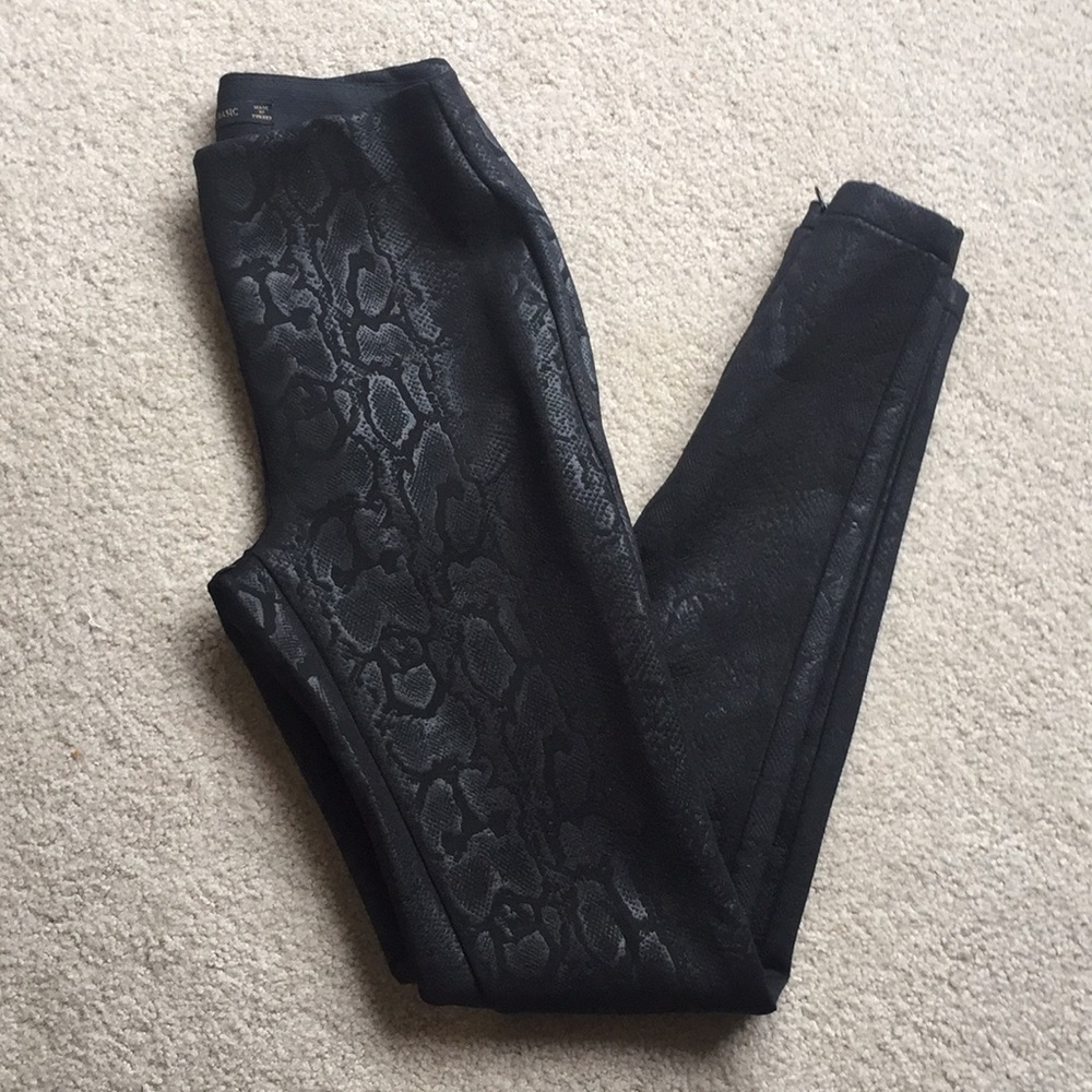 Snakeskin leggings